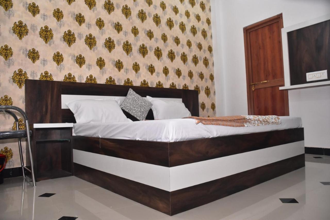 Shree Gorakhnath Guest House Ayodhya Bagian luar foto