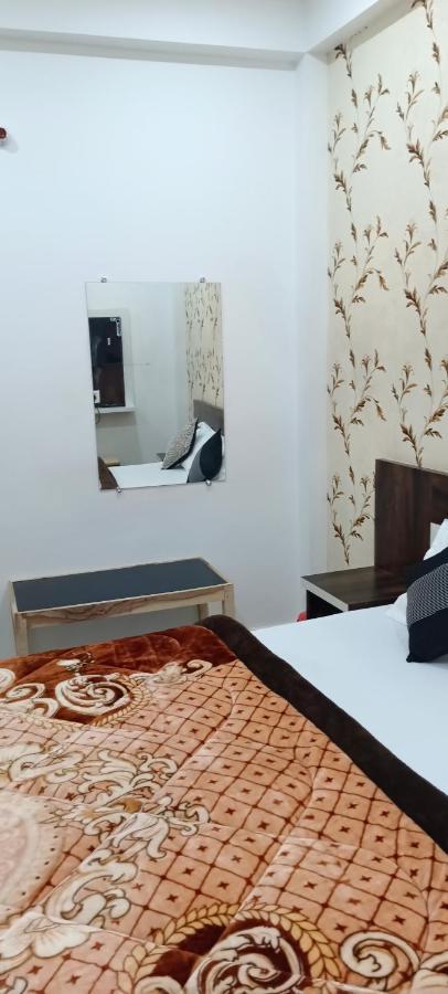 Shree Gorakhnath Guest House Ayodhya Bagian luar foto